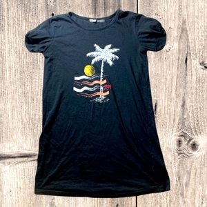 Roxy, graphic, beach shirt.